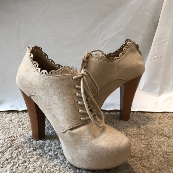 Booties- in good condition - Picture 3 of 3